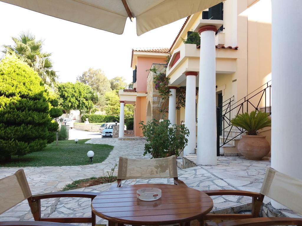 Elanthi Village Apartments กาลามากี ภายนอก รูปภาพ