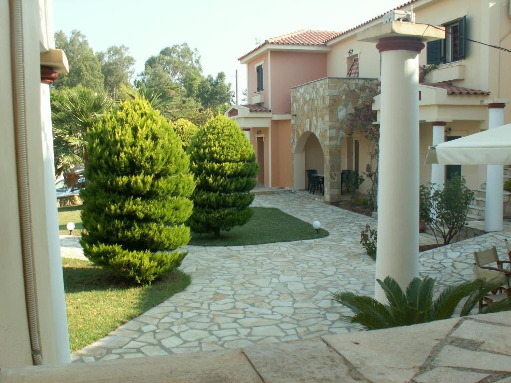 Elanthi Village Apartments กาลามากี ภายนอก รูปภาพ
